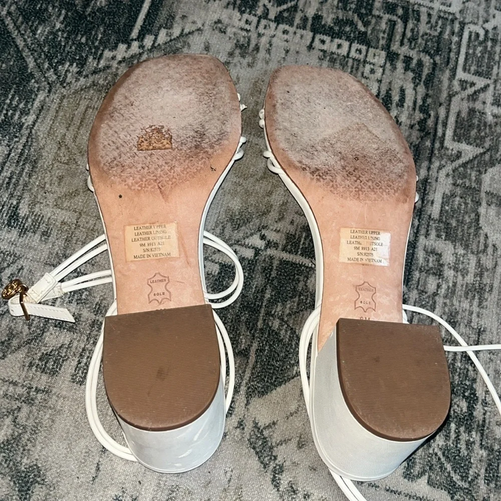 Tory Burch women’s mini Benton knot White Heeled Shoes size 9